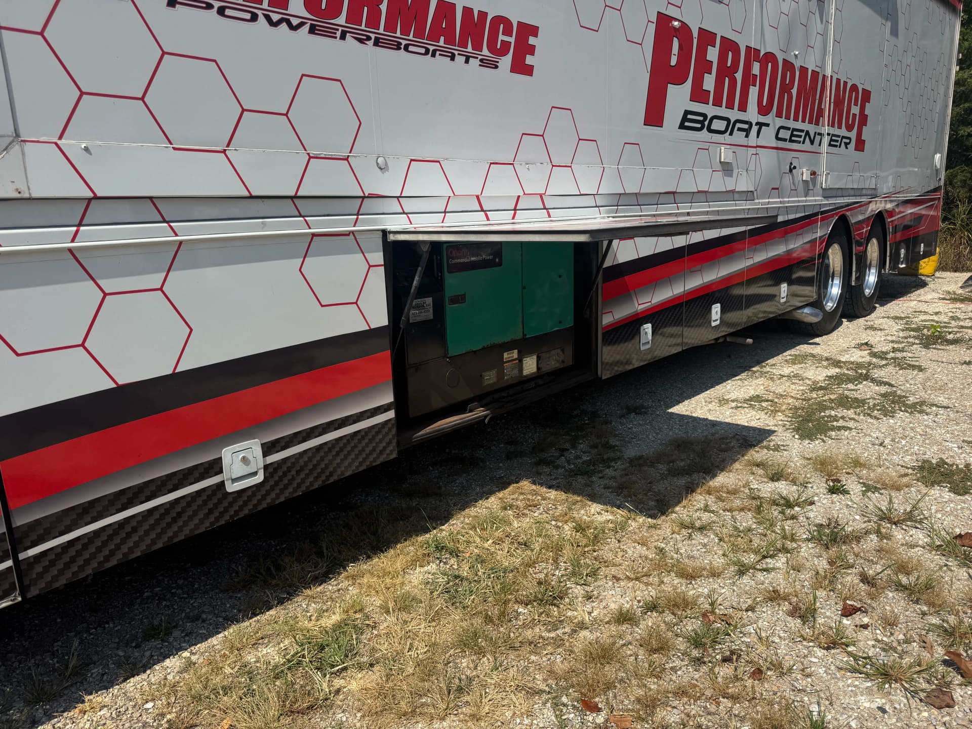Race Hauler Generator Repair Gets This Team Back on Schedule image